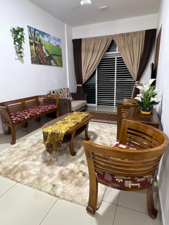 Ilsham Guest House @ Seroja Hills Bbst سيبانغ المظهر الخارجي الصورة