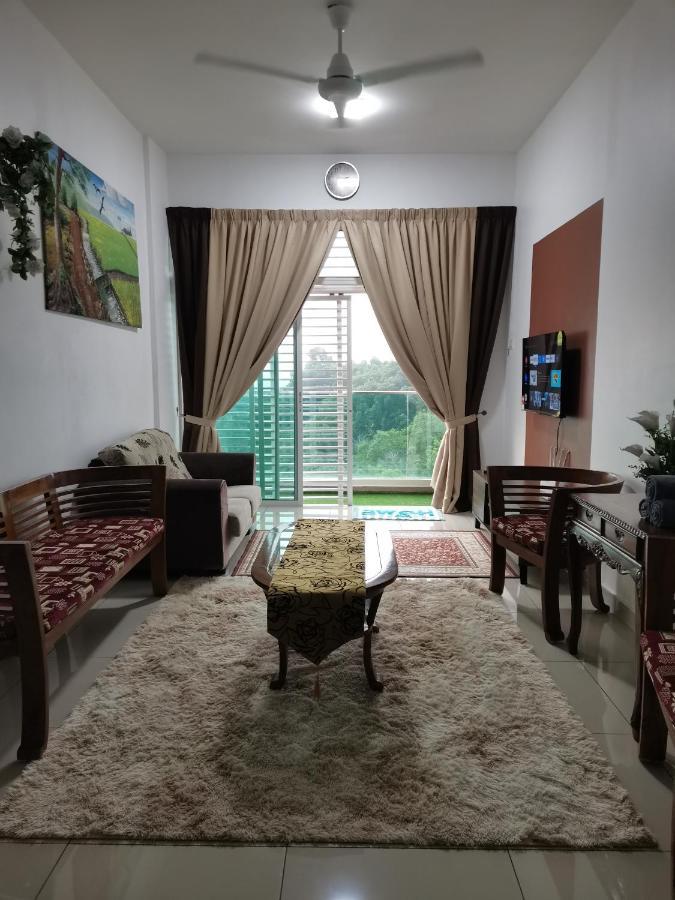 Ilsham Guest House @ Seroja Hills Bbst سيبانغ المظهر الخارجي الصورة
